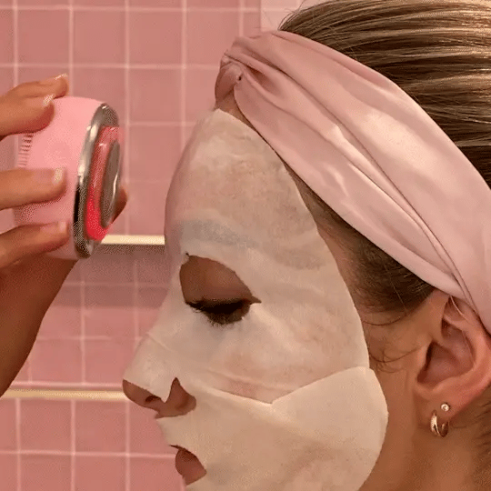 Glo Cleansing Brush With LED Light Therapy - GloSculpt Skin